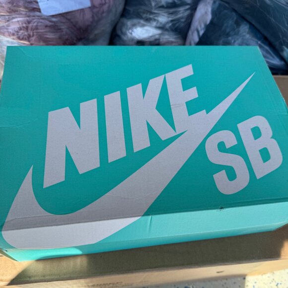 Men’s Nike SB Portmore CNVS Premium Burgundy Size 12 - Picture 6 of 8